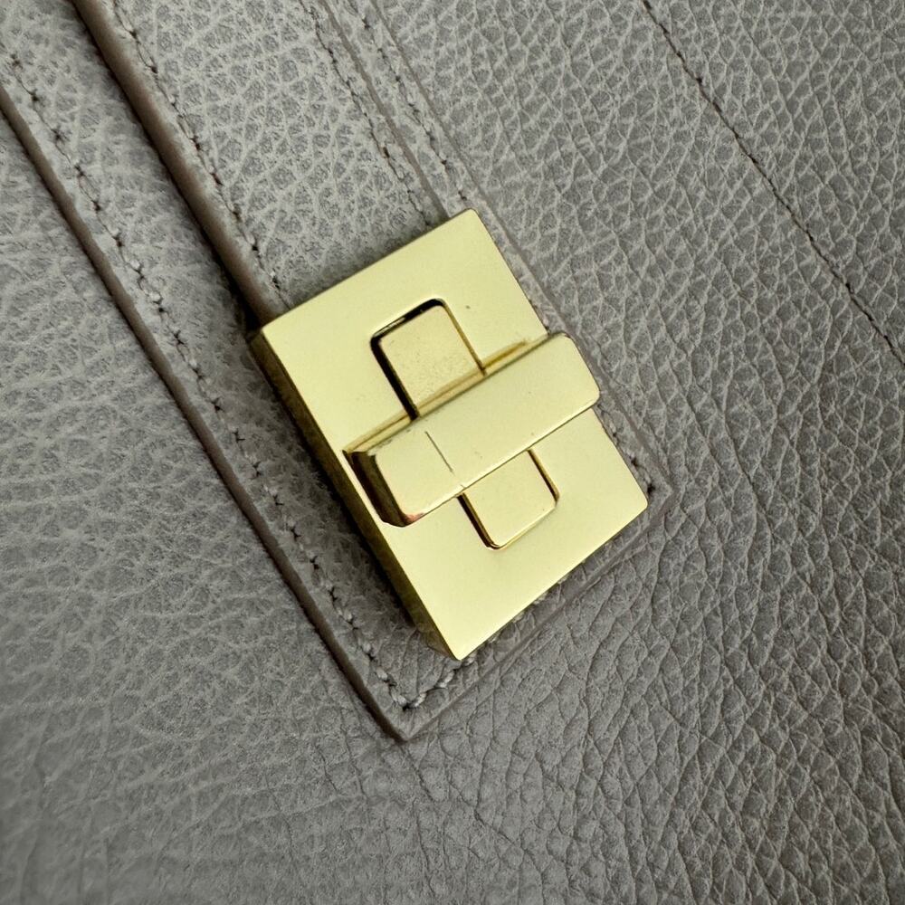 India Hicks Solitaire Tote Gray Pebbled Leather Gold Hardware Large Shoulder Bag - Picture 16 of 16
